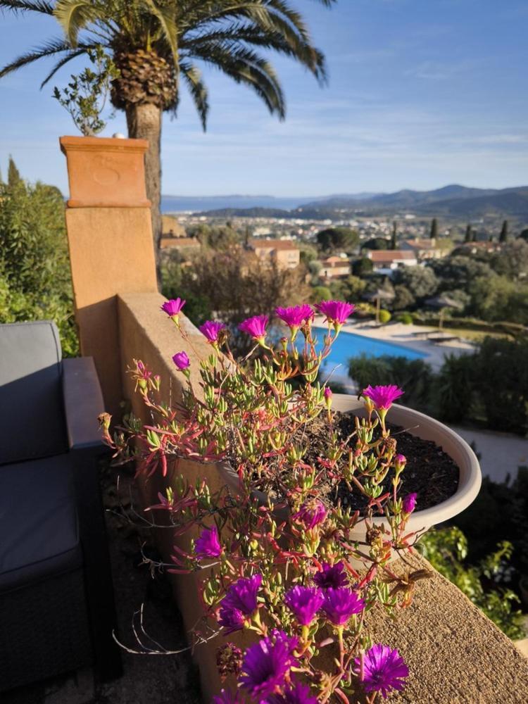 Love-Room Discret 40 M2 Bormes Les Mimosas Village Avec Terrasse Exterior photo